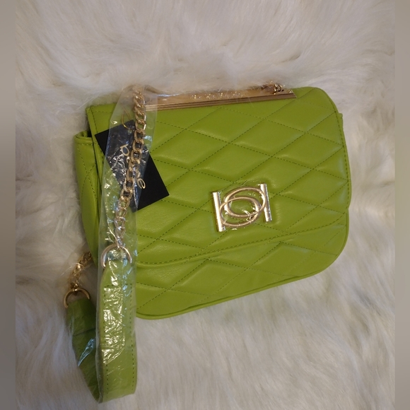 NEW Bebe Abigail smooth flap shoulder bag - Picture 2 of 8